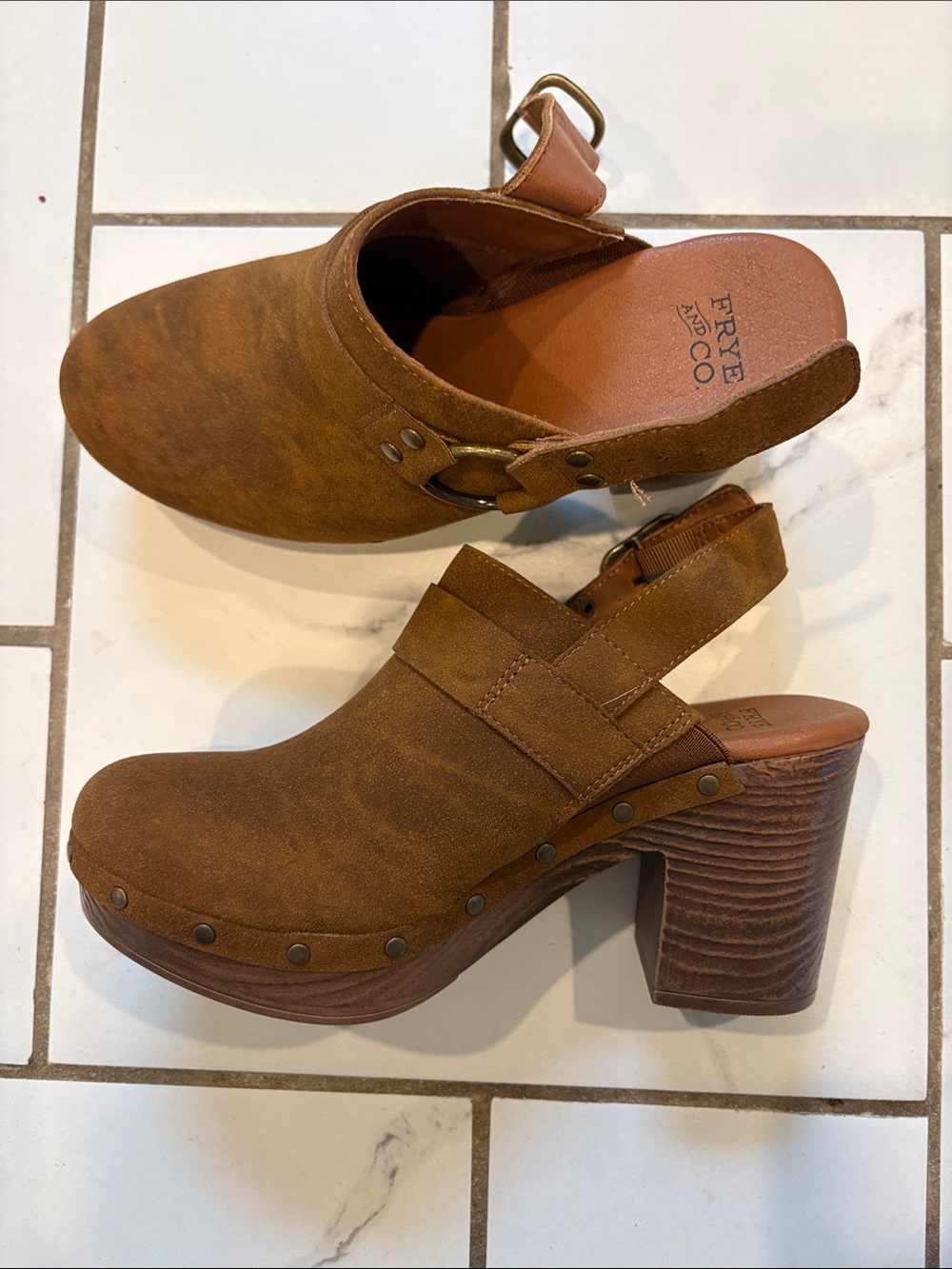 Cute! FRYE AND CO. Iselle Brown Studded Slingback Clog Heels - NWT, women size 6